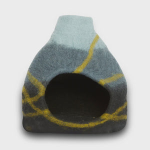 DDKC Vase Wool Pet Cave Black Stripe